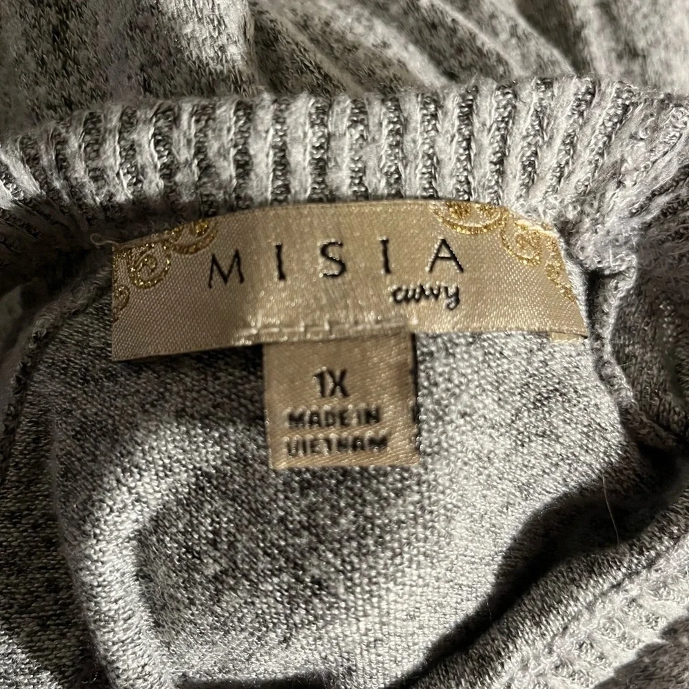 Misia Curvy Women’s Lightweight Sweater